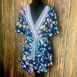 Trixxi Clothing Company Navy  and Floral Romper size small